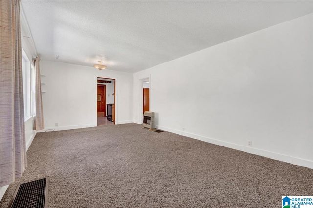 401 10TH AVENUE, Midfield, AL 35228