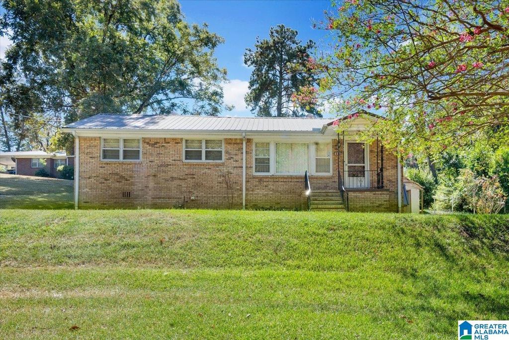 401 10TH AVENUE, Midfield, AL 35228