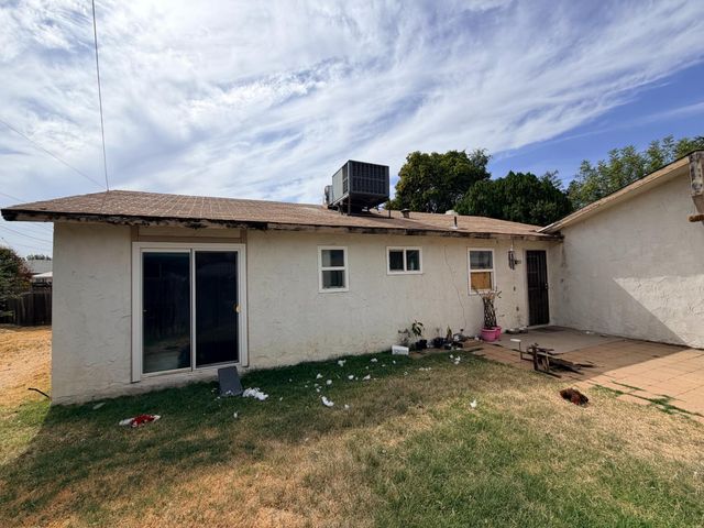 959 Harvard Avenue, Clovis, CA 93612