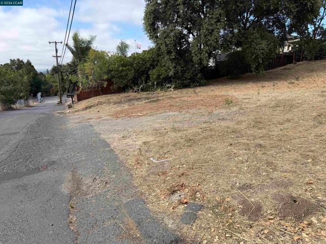 387 Camino Las Juntas, Pleasant Hill, CA 94523