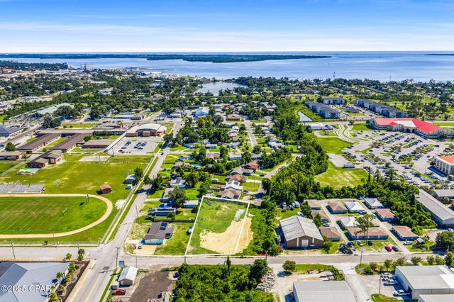 697 W 13th Street, Panama City, FL 32401