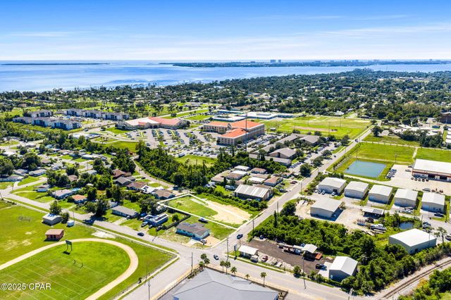 697 W 13th Street, Panama City, FL 32401