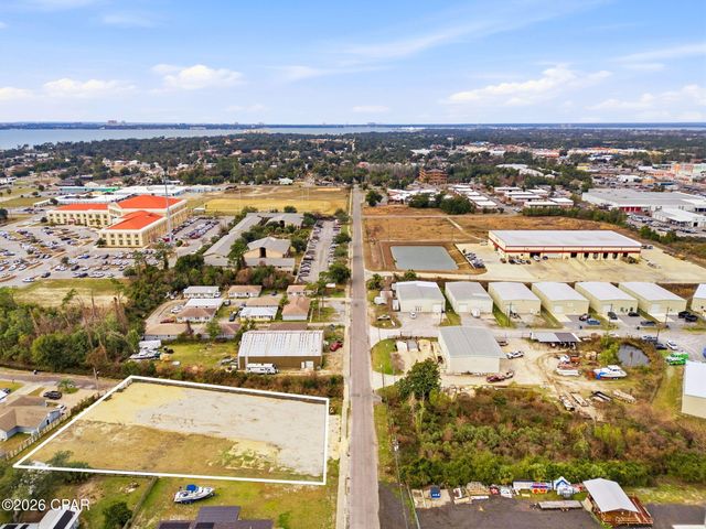 697 W 13th Street, Panama City, FL 32401