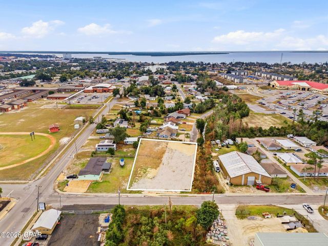 697 W 13th Street, Panama City, FL 32401