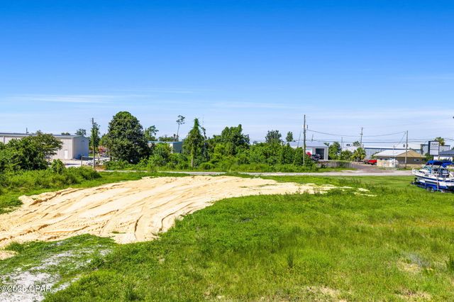 697 W 13th Street, Panama City, FL 32401