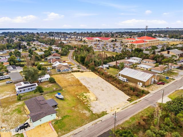 697 W 13th Street, Panama City, FL 32401