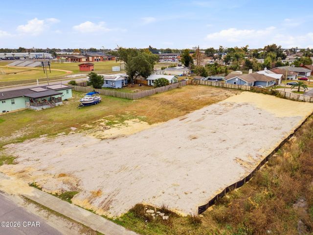 697 W 13th Street, Panama City, FL 32401