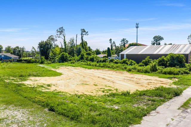 697 W 13th Street, Panama City, FL 32401