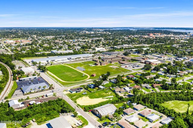 697 W 13th Street, Panama City, FL 32401