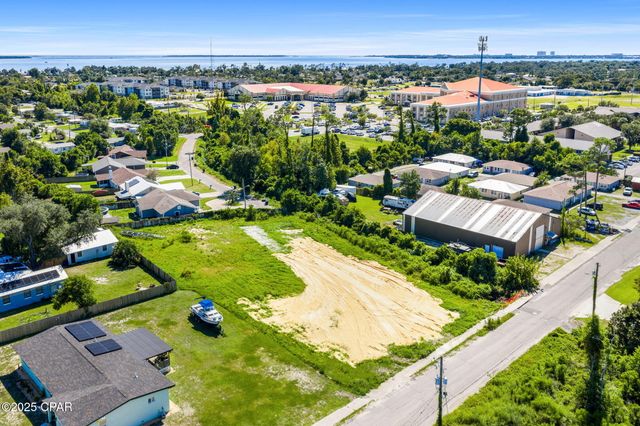 697 W 13th Street, Panama City, FL 32401