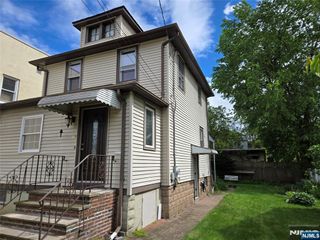 18 W Broad Street, Bergenfield, NJ 07621