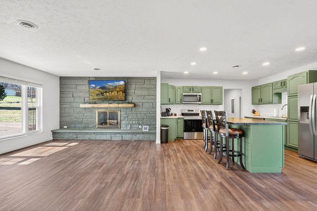 106 Ambey Lane, Vinton, OH 45686