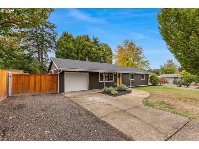 1333 N ADAMS St, Lafayette, OR 97127