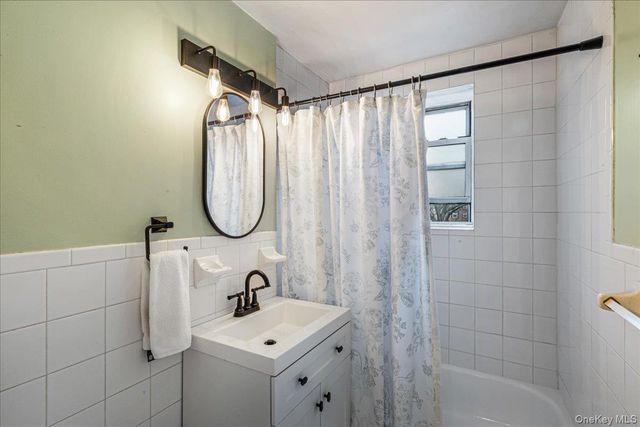 30-47 Hobart Street 4K, Woodside, NY 11377