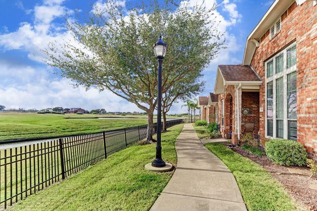 3310 Spring Landing Lane, Pearland, TX 77584