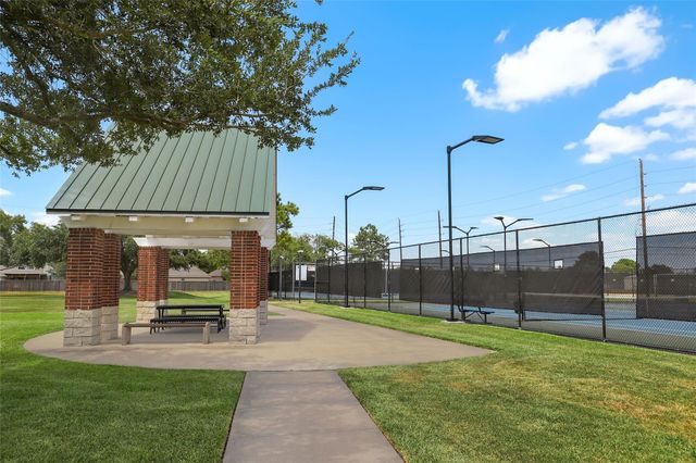 3310 Spring Landing Lane, Pearland, TX 77584