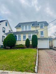 840 Cleveland Ave, Elizabeth City, NJ 07208