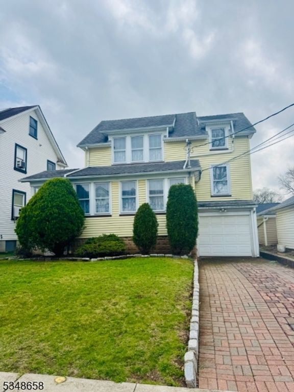 840 Cleveland Ave, Elizabeth City, NJ 07208