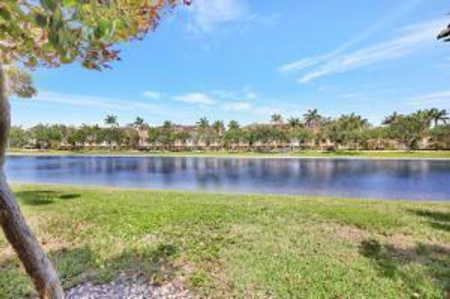 2807 Veronia Drive 106, Palm Beach Gardens, FL 33410