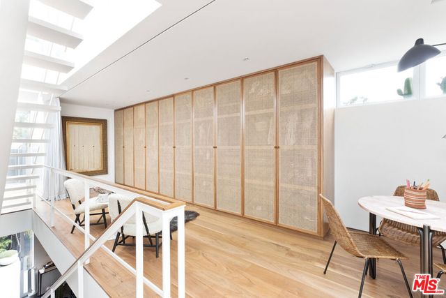 1201 CABRILLO Avenue, Venice, CA 90291