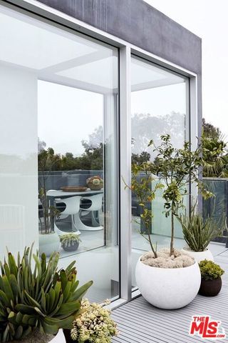 1201 CABRILLO Avenue, Venice, CA 90291