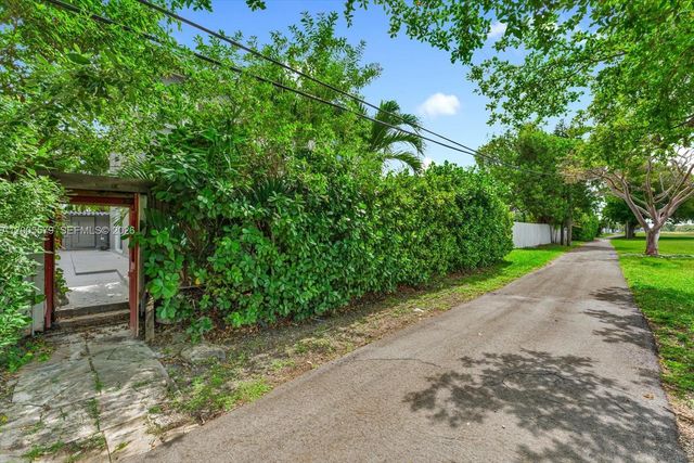 6430 SW 112th Pl, Miami, FL 33173