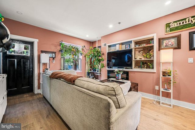 4733 BELGRADE ST, Philadelphia, PA 19137