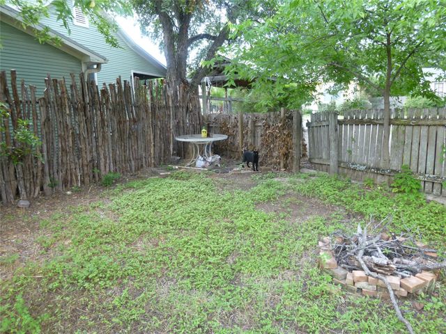 1609 W 11th ST, Austin, TX 78703