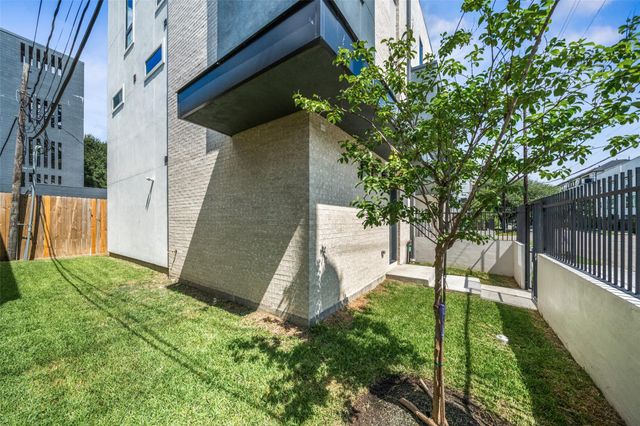 4208 Driscoll Street, Houston, TX 77098