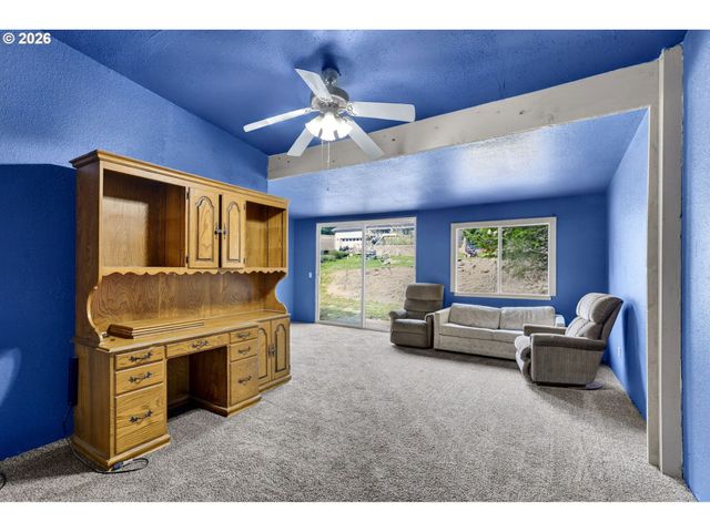 72 BRUNNING Rd, Stevenson, WA 98648