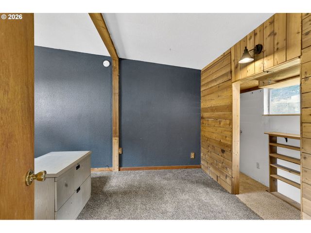 72 BRUNNING Rd, Stevenson, WA 98648