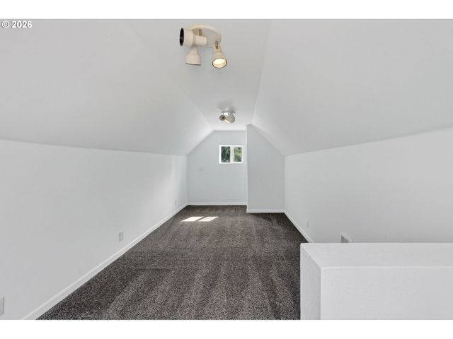 72 BRUNNING Rd, Stevenson, WA 98648