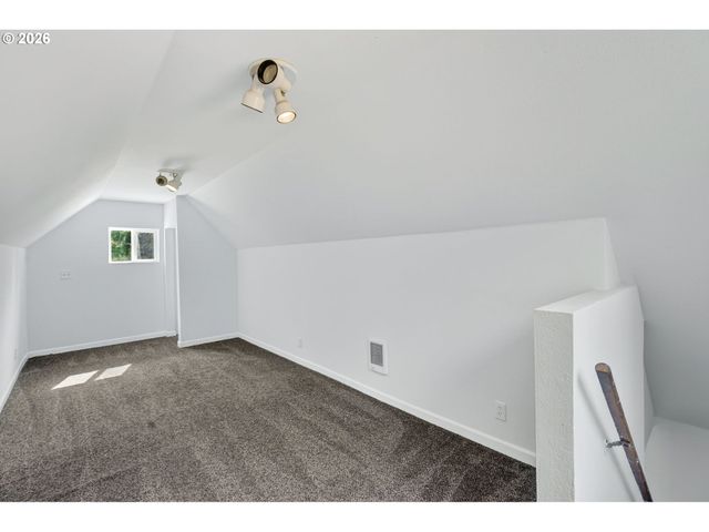 72 BRUNNING Rd, Stevenson, WA 98648