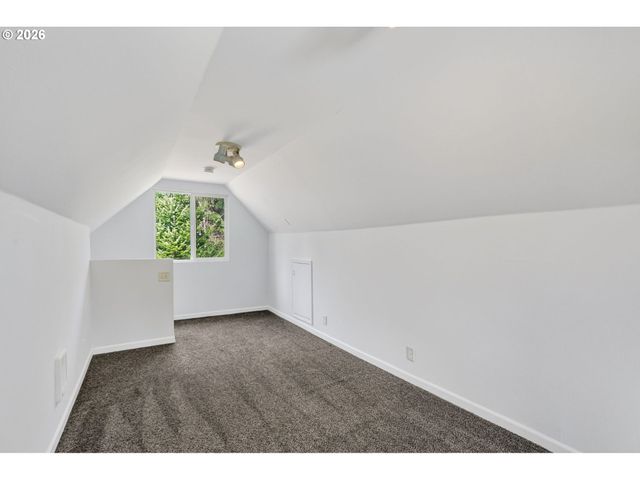 72 BRUNNING Rd, Stevenson, WA 98648