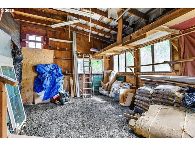 72 BRUNNING Rd, Stevenson, WA 98648