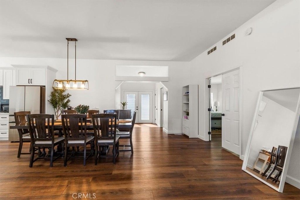 Image 11 of property listing at 201 Crow Lane, Fountain Valley, CA 92708