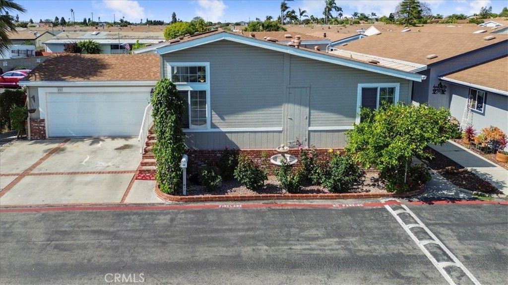 Image 2 of property listing at 201 Crow Lane, Fountain Valley, CA 92708