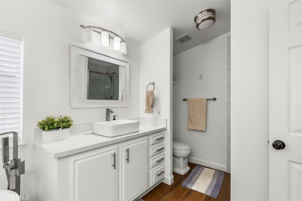 Image 22 of property listing at 201 Crow Lane, Fountain Valley, CA 92708