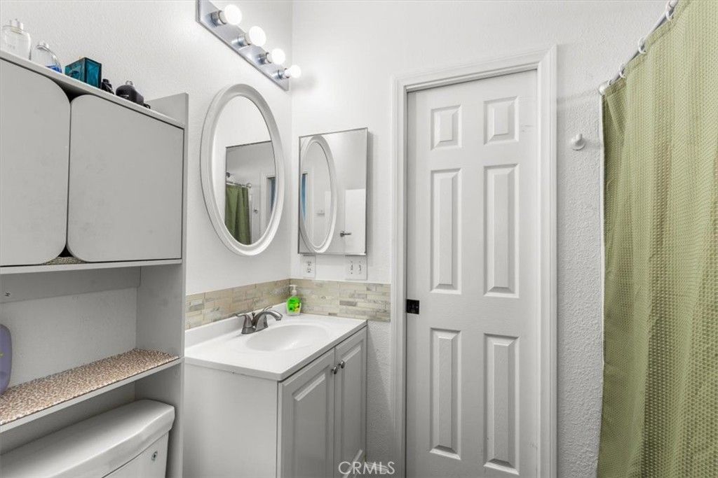 Image 28 of property listing at 201 Crow Lane, Fountain Valley, CA 92708