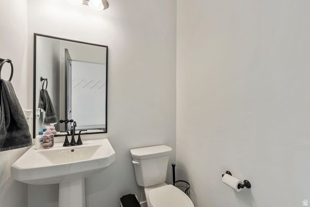 915 N EVELYN ST, Farmington, UT 84025