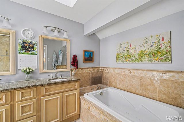 9560 Banyon Tree Court, St Louis, MO 63126