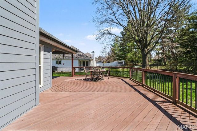 9560 Banyon Tree Court, St Louis, MO 63126