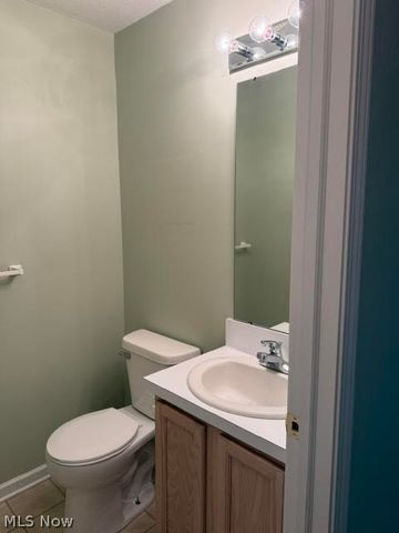 1402 Willow Brook Drive NE, Warren, OH 44483