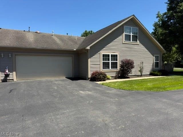 1402 Willow Brook Drive NE, Warren, OH 44483