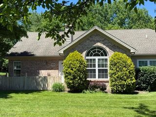 1402 Willow Brook Drive NE, Warren, OH 44483