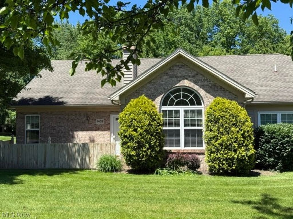 1402 Willow Brook Drive NE, Warren, OH 44483