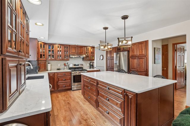 4242 Glen Eden Court, Ann Arbor, MI 48103