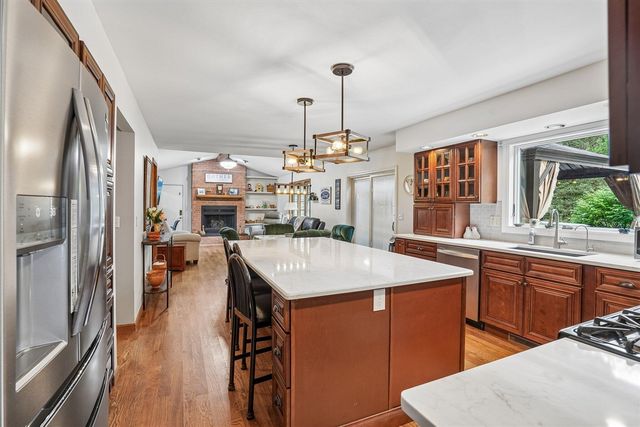 4242 Glen Eden Court, Ann Arbor, MI 48103