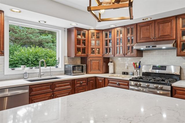 4242 Glen Eden Court, Ann Arbor, MI 48103