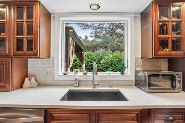 4242 Glen Eden Court, Ann Arbor, MI 48103